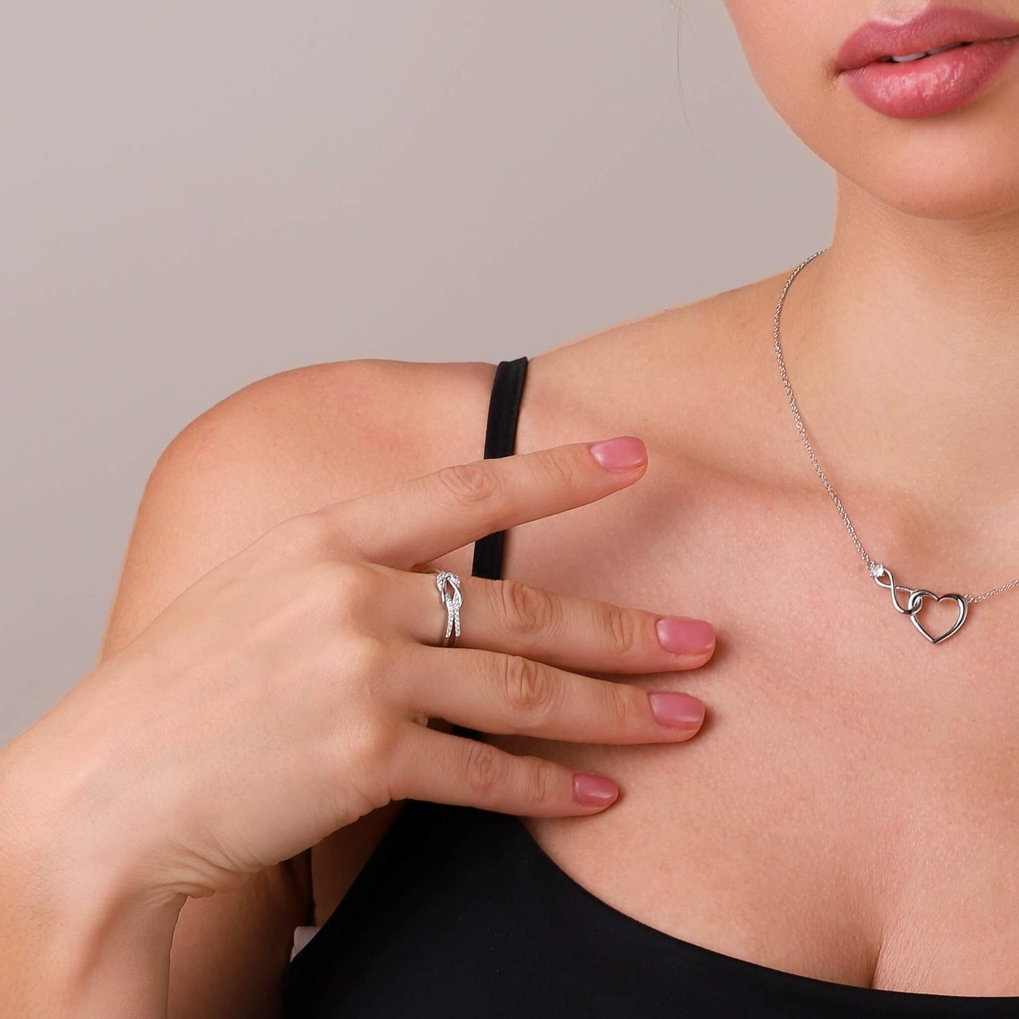 Intertwined Knot Ring